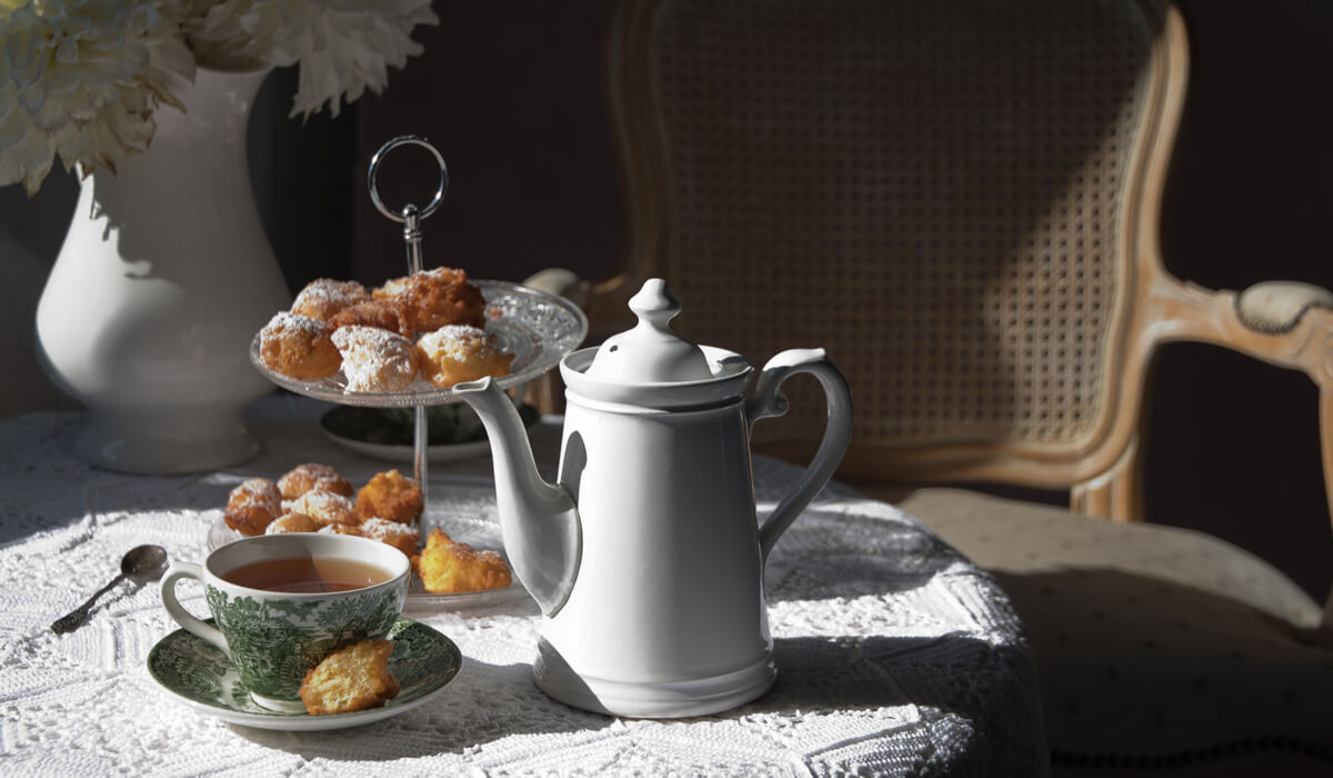 GUSTANDO IL PERFETTO “ENGLISH TEA”: UNA TAZZA DI TRADIZIONE